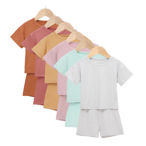 Set di pigiami Baby 2 pz estivi a maniche corte e pantaloncini in pigiama di bambù viscosa Set di abbigliamento per bambini - Product Image 1