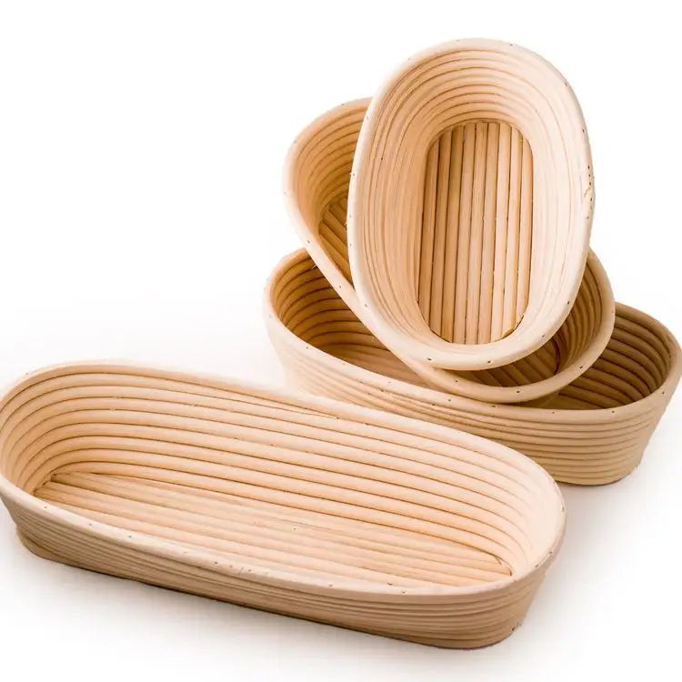 Design customized hand made oval durable lining rattan toast snack storage basket suitable for household kitchen appliances