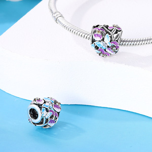 Adorable <b>silver</b>-plated white brass pendant, featuring a floral and smiling cat design, adorned with crystal rhinestones - Product Image 3