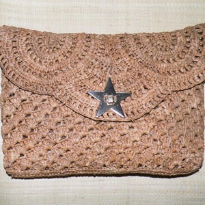 Bolso de mano plano de rafia de ganchillo hecho a mano de Madagascar/pulsera cierre abierto de doble ASA con forro de algodón - Product Image 1