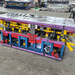 Matrice <span class=keywords><strong>de</strong></span> découpe usinée CNC pour pièces d'appareils électroménagers, support <span class=keywords><strong>de</strong></span> porte renforcé, moule <span class=keywords><strong>de</strong></span> poinçonnage progressif, support en tôle, matrice <span class=keywords><strong>de</strong></span> pressage - Product Image 2