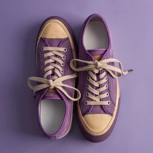 Zapatillas de lona versátiles con efecto desgastado para el día a día de un brand de nicho. Zapatos de skate para hombre y mujer - Product Image 3