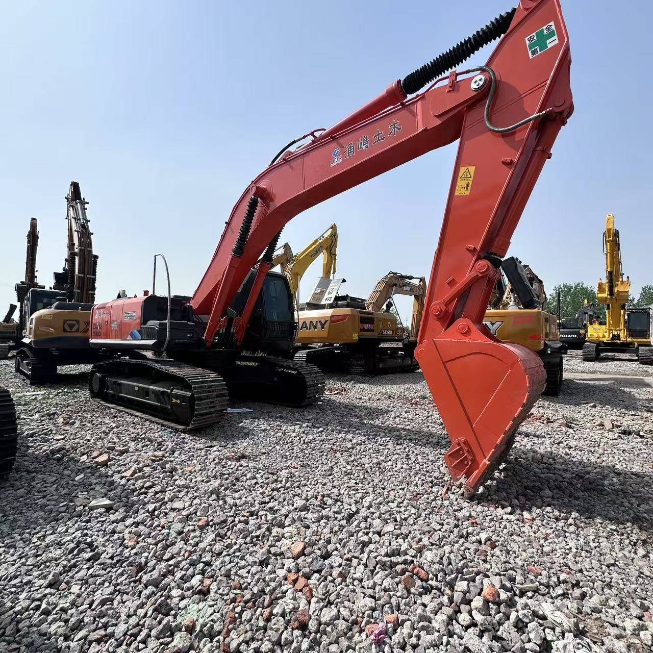 Used Hitachi ZAX 200 Excavators - Durable & Efficient Diggers