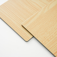 Panneau composite bois-aluminium 4 mm 1220x2440 mm grain de bois de cèdre pour murs architecturaux