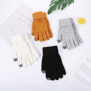 Guantes de Invierno Unisex Amarillos de Punto Acrílico/Algodón Cómodos con Logotipo Personalizado al por Mayor Cálidos para la Vida Diaria al Aire Libre Estilo Sencillo - Product Image 4