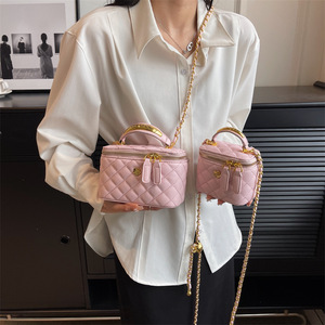 Borse a <span class=keywords><strong>Tracolla</strong></span> di Lusso con <span class=keywords><strong>Catena</strong></span> Gioiello per Donna <span class=keywords><strong>Borsa</strong></span> a Spalla di Marchi di Moda Manico in Metallo Doppia Cerniera <span class=keywords><strong>Borsa</strong></span> Box a Quadri per Cosmetici - Product Image 6