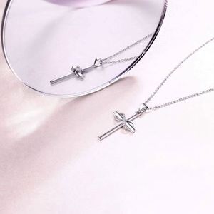 Collar con Colgante de Mariposa Cruzada para Mujer, Plata 925, Joyería de Lujo, Regalo Moderno, Diseño Reciente - Product Image 1