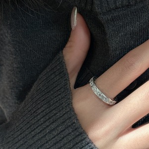 Bague géométrique en argent pur S925 avec un design de niche vintage, luxe léger, incrustation de zircone carrée, taille unique, simplement élégante - Product Image 3