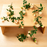 Großhandel Trendige 2026 Realistische Ruyi Rosen Seidenblumensträuße für Weihnachten Neujahr Boutique Hotel Restaurant Innendekoration