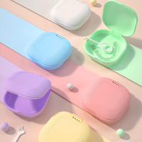 Boîte de rangement portable pour aligneurs dentaires, prothèses et appareils orthodontiques, avec miroir, design personnalisé et tendance