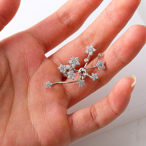 Orecchini a perno in Argento Sterling 925, di lusso, placcati Oro Rodio, con Moissanite e Zirconi, a forma di Fiori, avvolgenti per l'orecchio, Certificati, di Tendenza - Product Image 4