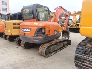 Mini-excavatrice <span class=keywords><strong>Doo</strong></span>-san DX60-4 de 5,7 tonnes avec moteur Yanmar 4TNV94L, godet de 0,21 m³, <span class=keywords><strong>d</strong></span>'<span class=keywords><strong>occasion</strong></span>, compacte, sur chenilles, à vendre - Product Image 5