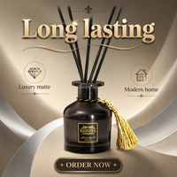 Diffuseur de parfum d'ambiance de luxe en verre noir avec logo personnalisé, décorations à pompons et bâtonnets en rotin – Fabrication en usine