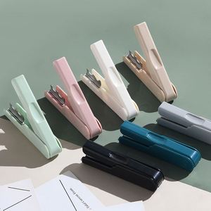 Pince à éplucher les roses en plastique Macaron pour retirer les épines sans blesser la fleur, outils de traitement des roses pour fleuristes - Product Image 1