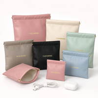 Pochette cosmétique magnétique en cuir PU souple personnalisée avec logo en feuille d'or pour cadeau VIP de beauté, fermeture automatique, pochette à pression