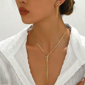 Conjunto de Collar y Pendientes de Acero Inoxidable Chapado en Oro, Impermeable, con Colgante de Lazo y Cadena de Hueso de Serpiente - Product Image 3