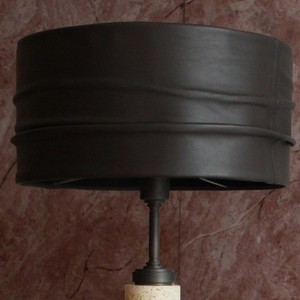 Lampe de table minimaliste moderne avec base en marbre et abat-jour noir pour la décoration de la maison, de la chambre ou du salon - Product Image 3