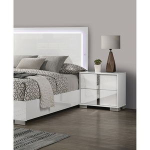 โต๊ะข้างเตียงสีขาวสไตล์โมเดิร์น ขาโครเมียม เคลือบ UV สำหรับห้องนอน - Product Image 2