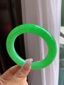 集める価値がある貴重なエメラルドグリーン翡翠のブレスレット - Product Image 4