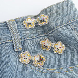 Cinturilla desmontable con diseño de cara sonriente y flor para jeans, cintura ajustable, adaptable y repositionable. Hebilla metálica para a - Product Image 2
