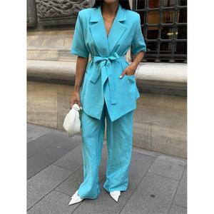 Conjunto de Chaqueta y Pantalón Azul de Manga Corta para Mujer con Detalle de Lazo - Product Image 4