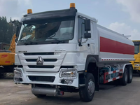Camions de chantier minier Howo 6x4, camion-citerne à carburant 22000L, grand réservoir, véhicule citerne de ravitaillement en diesel en Afrique à vendre
