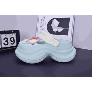 Sabots Hello Kitty pour femmes, semelle épaisse, antidérapants, couleurs acidulées, chaussures d'été Crocs, taille 39, bleu clair, blanc, rose - Product Image 5