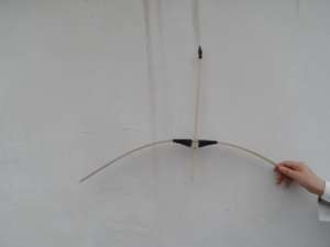 <span class=keywords><strong>Jeu</strong></span> de rôle Jouet en bois d'extérieur Jouet de chasse traditionnel Arc et flèches en bambou de 50 cm pour enfants - Product Image 3