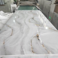 Chine prix d'usine 4x8 PVC feuille de marbre rustique panneau mural revêtement UV grain de marbre panneau rigide utilisation intérieure fonction étanche