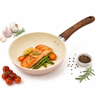 Poêle à frire en granit avec fond à induction, revêtement antiadhésif, extérieur effet pierre, poignée en bois foncé, ustensile de cuisine