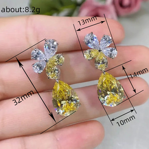 Orecchini Vintage a Goccia con Fiori per Donne, Bicolore, Eleganti Accessori per l'Uso Quotidiano - Product Image 5