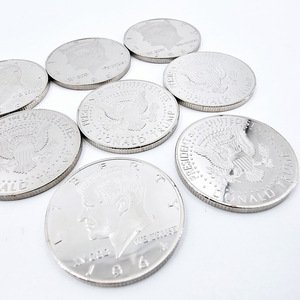 Truco con moneda de 50 centavos, moneda mágica, moneda conmemorativa estadounidense, dólar estadounidense, accesorio de ferromagnetismo para trucos de magia de primer plano con moneda de medio dólar - Product Image 1