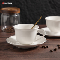 Ensemble tasse et soucoupe à café en céramique blanche fine en porcelaine, design classique moderne chinois, 200 ml, forme de fleur, logo personnalisé