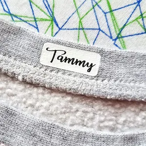Moda özel yapım kıyafet boyun dokuma etiket adı etiketi T-shirt kişiselleştirilmiş marka Logo boyutu sopa ısı transferi demir etiket üzerinde