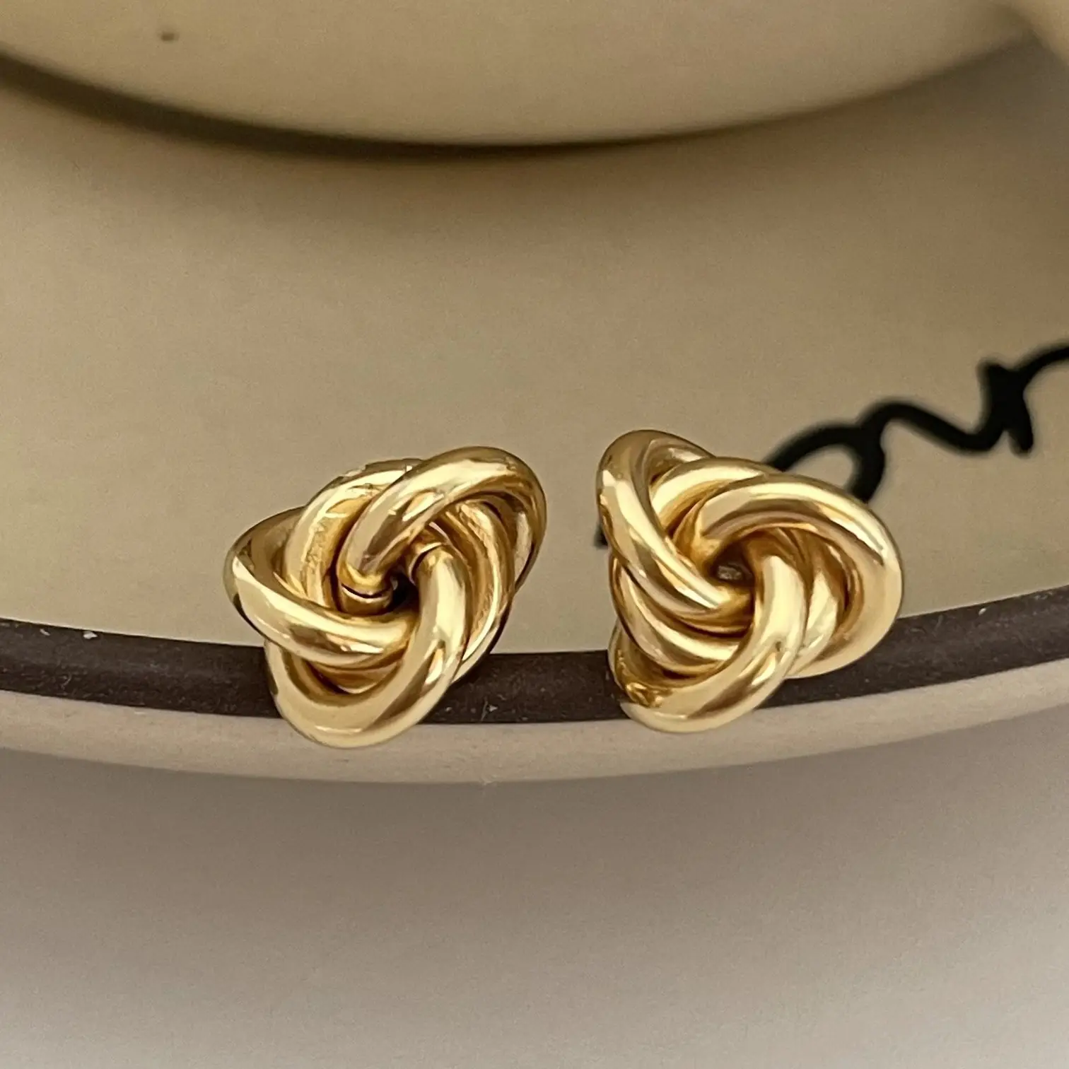 Modern Small Luxury Love Twist Knot S925 Sterling Silver Women Party Classic Vintage Fashion Jewelry Stud Earrings