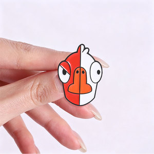 Pin de solapa de metal esmaltado personalizado de Ganso <span class=keywords><strong>Asesino</strong></span>, divertido, de doble cara, rojo y blanco, con diseño de pato, regalo de joyería para fans de juegos - Product Image 2
