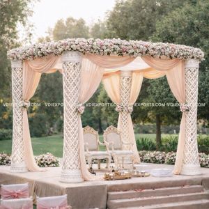 Mandap de Lujo con Pilares de Rejilla, Decoración Clásica para Bodas en India y Eventos Premium - Product Image 2