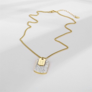 Collar de Acero Inoxidable con Dije de Amuleto de la Suerte, Joyería de Oro que no se Deslustra, con Diamantes de Imitación y Estilo Bling Bling - Product Image 5