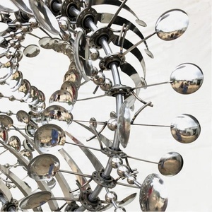 منحوتات دوارة حركية من الفولاذ المقاوم للصدأ، تماثيل معدنية متحركة تعمل بالرياح للبيع - Product Image 2