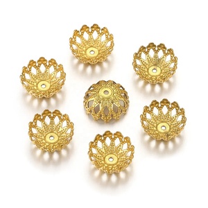Capuchons de perles en forme de fleur 12 mm |   Entretoise en acier inoxydable plaqué or PVD 18 carats motif pétale ajouré pour la fabrication de bijoux DIY (bracelets et colliers) - Product Image 5