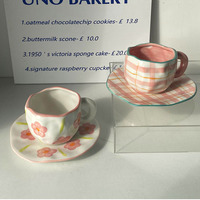 Vente directe d'usine, tasse à café et soucoupe en céramique de luxe léger au design rétro, motif cœur de fille