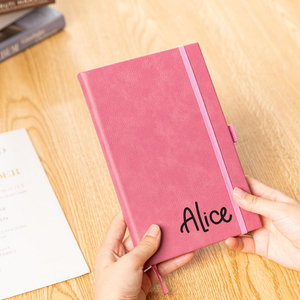 Carnets personnalisés A5 en cuir végétalien PU, couverture rigide, pages vierges, gravure laser, avec bande élastique et porte-stylo - Product Image 6