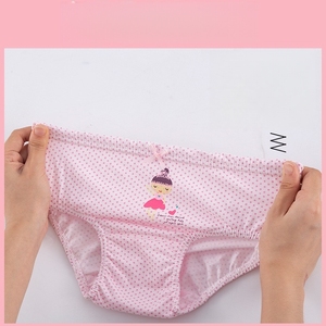 Comodo set da 5 slip per bambine, biancheria intima <span class=keywords><strong>in</strong></span> confezione regalo, stampa con animali dei cartoni animati, slip morbidi per bambine e <span class=keywords><strong>ragazze</strong></span>. - Product Image 4