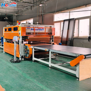 Presse à chaud <span class=keywords><strong>hydraulique</strong></span> à commande PLC haute fréquence pour le laminage <span class=keywords><strong>de</strong></span> panneaux en bois avec alimentation automatique et pression <span class=keywords><strong>de</strong></span> 80T - Product Image 6