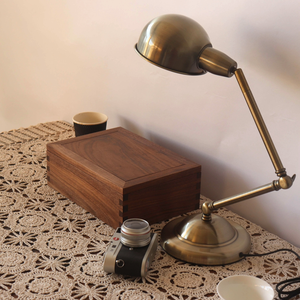 Boîte de rangement en noyer noir écologique faite à la main à trois compartiments avec couvercle rabattable, joint en queue d'aronde, <span class=keywords><strong>bois</strong></span> massif, style vintage, organisateur de bureau - Product Image 1