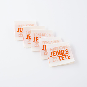Étiquettes nominatives Vêtements Coudre des étiquettes <span class=keywords><strong>les</strong></span> vêtements et cousues dans l'ordre Tissu Propres étiquettes tissées personnalisées - Product Image 6
