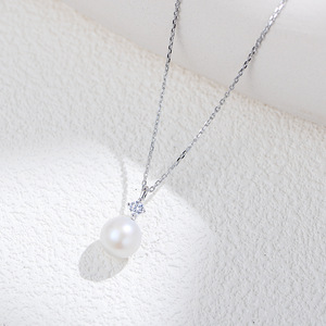 Collar de Cadena para la Clavícula de Plata Pura de Ley S925 con Perla Natural e Incrustaciones de Circón, Bañado en Oro con Colgante de Perla y Diamante para Mujer - Product Image 3