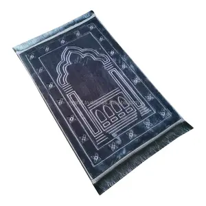 Proveedor de fábrica, gran oferta, nuevo diseño, calidad, estampado islámico, alfombra de oración Raschel, algodón acolchado con flecos, 70x110cm