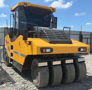 Rouleau à pneus en caoutchouc polyvalent XP303S Stage III, largeur de travail de 2360 mm, pour le compactage du sol et la construction routière - Product Image 2