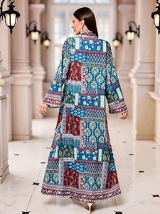 Robe Abaya Élégante Bohème à Motifs Géométriques pour <span class=keywords><strong>Femme</strong></span> 2026 – Tissu Polyester Longueur Ras du Sol Respirant Col en V pour l'Aïd et les Mariages - Product Image 5